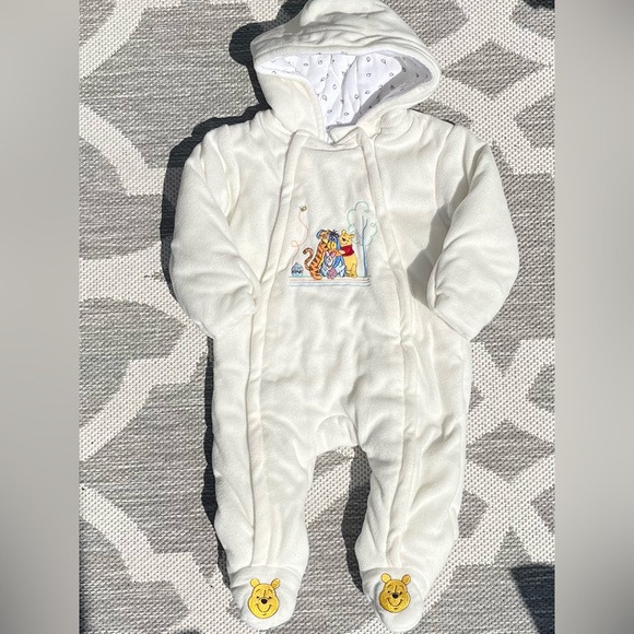 Disney Other - Disney Embroidered Winnie the Pooh Bunting size 6-9 months